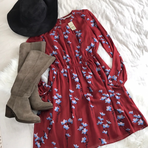LOFT Dresses & Skirts - L O F T • Floral dress